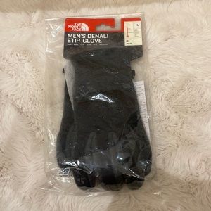 New The North Face Men’s Denali gloves ETIP. Size large.
